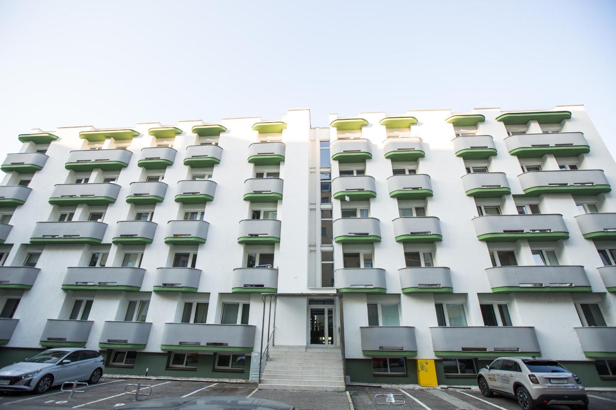 Apartment Near The Ondrej Nepela Winter Stadium Bratislava Exterior foto
